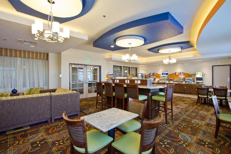 Holiday Inn Express And Suites Denver East Peoria Street By Ihg מראה חיצוני תמונה